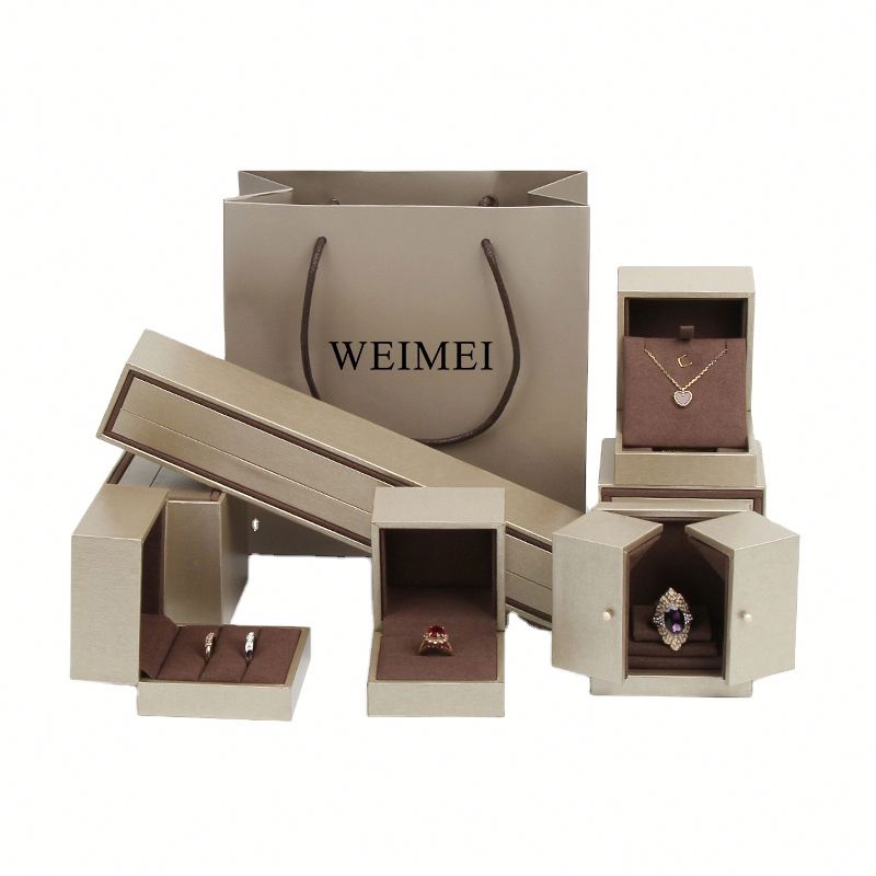 High quality LED ring box light pendant bracelet necklace custom logo Square Valentine's Day suggests using metal and plastic
