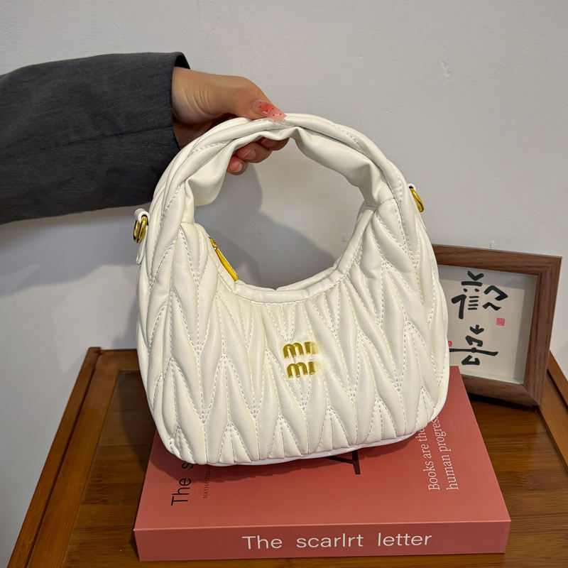 Wholesale customization of fashionable and high-quality designer handbags in the factory, luxurious women's crossbody bags.